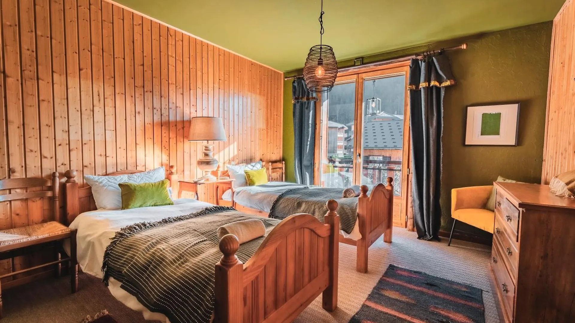 The Fat Fox Lodge, Morzine Montriond Lodge