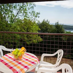 https://apartments-hostin-roza-duga-uvala.in-istria.net